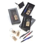 set boli porta móvil y llavero madera