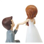 Figura para tartas pedida de mano de rodillas 22cm - Imagen 2
