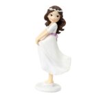 Figura tarta Comunión niña sujetando la falda