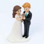 Figura para tarta novios brindis novio RUBIO - Imagen 4