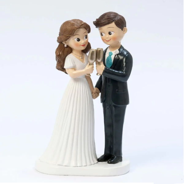 figura tarta de boda brindis