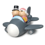 Figura hucha para tarta novios avión