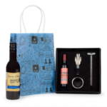 Vino Señorío de los Llanos con estuche de accesorios regalo boda - Imagen 3