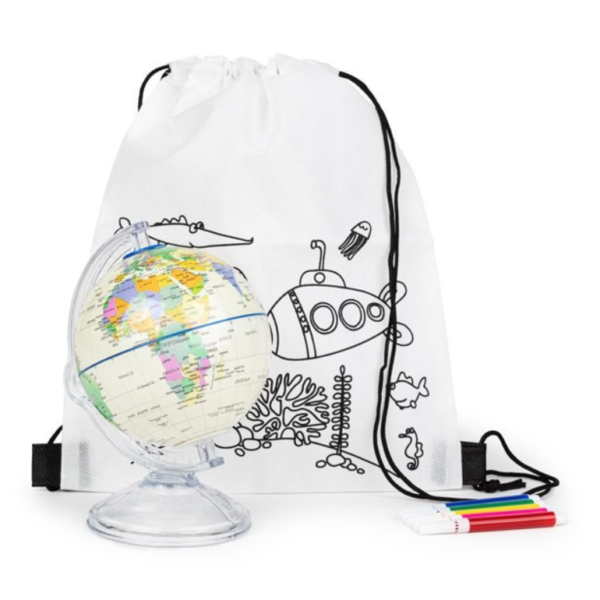 Mochila con hucha en forma de globo terráqueo